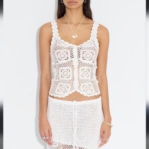 Clio Linen Blend Crochet Sleeves Top With Scallop Trim